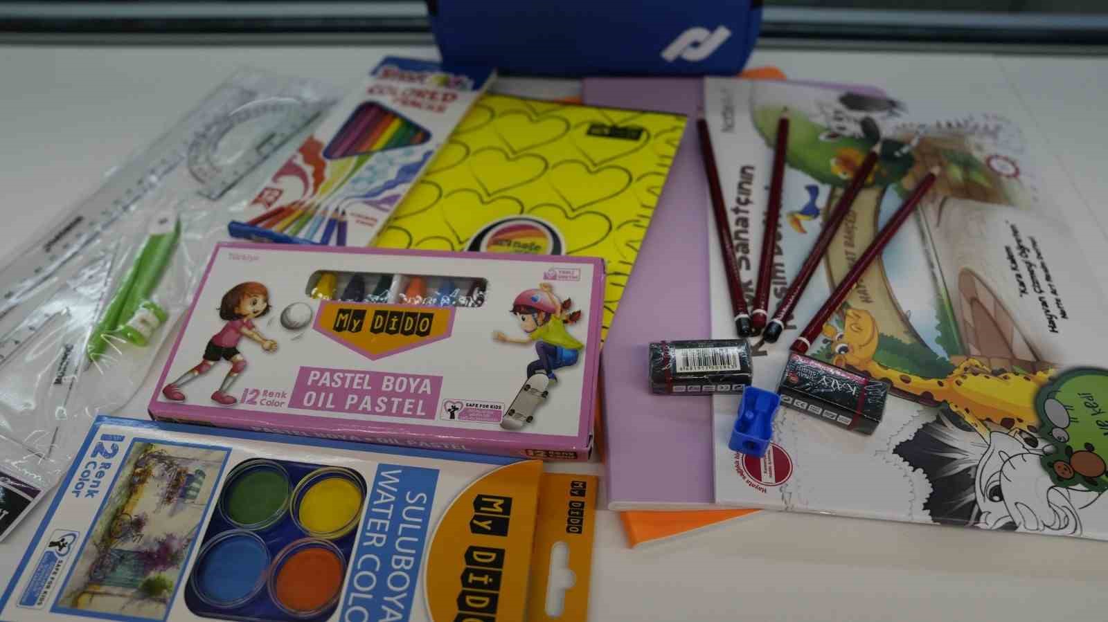 Kartal Belediyesi&rsquo;nden ihtiya&ccedil; sahibi &ouml;ğrencilere kırtasiye desteği
