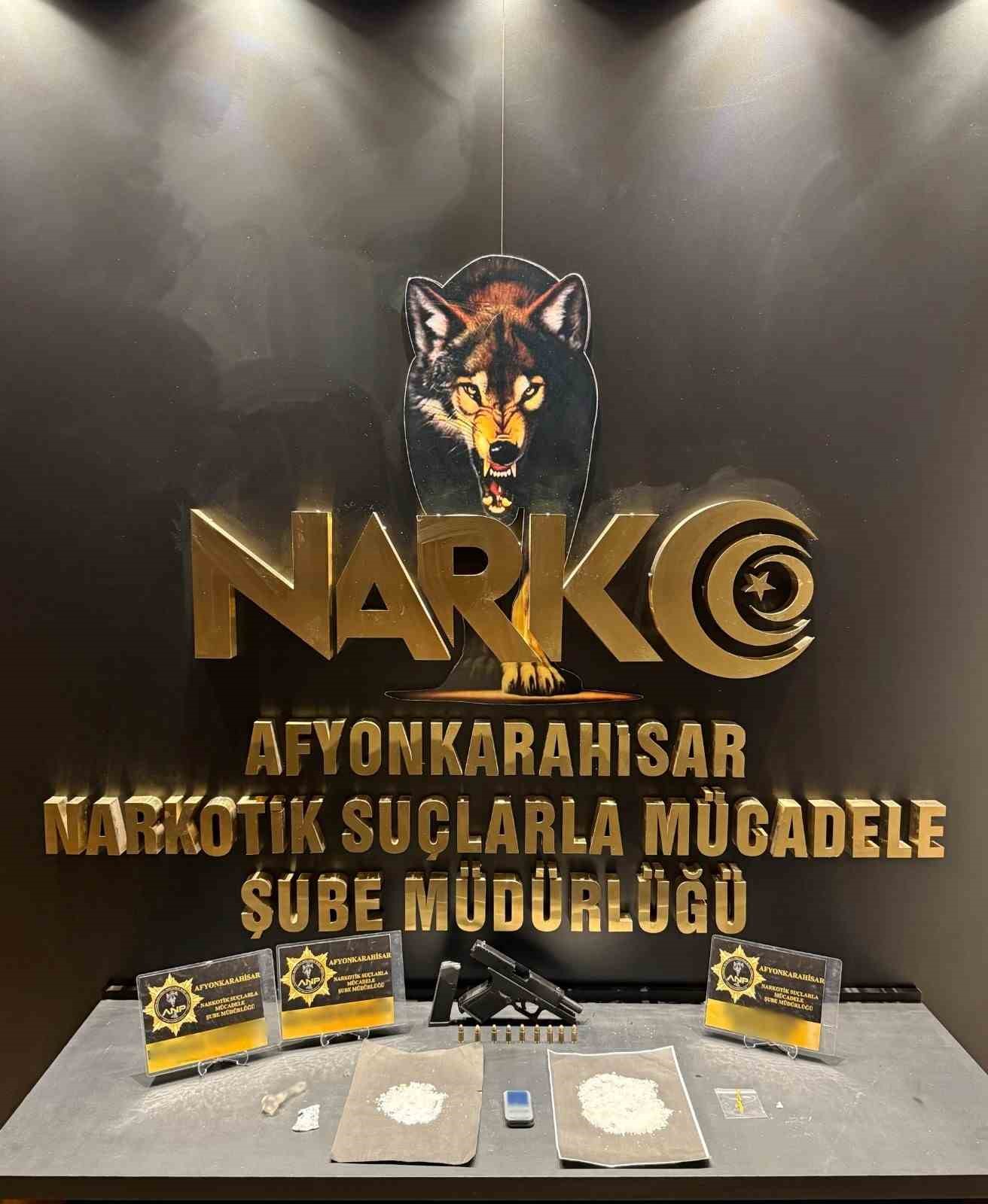 Uyuşturucu ve tabancayla yakalanan şahıs tutuklandı