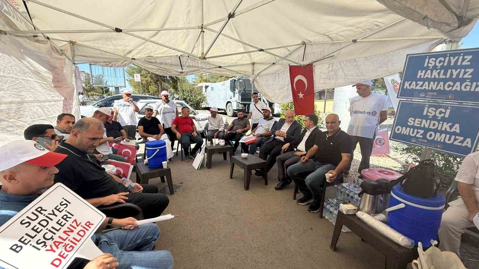 Hizmet-İş Sendikasından işten &ccedil;ıkarılan 950 iş&ccedil;i hakkında a&ccedil;ıklama
