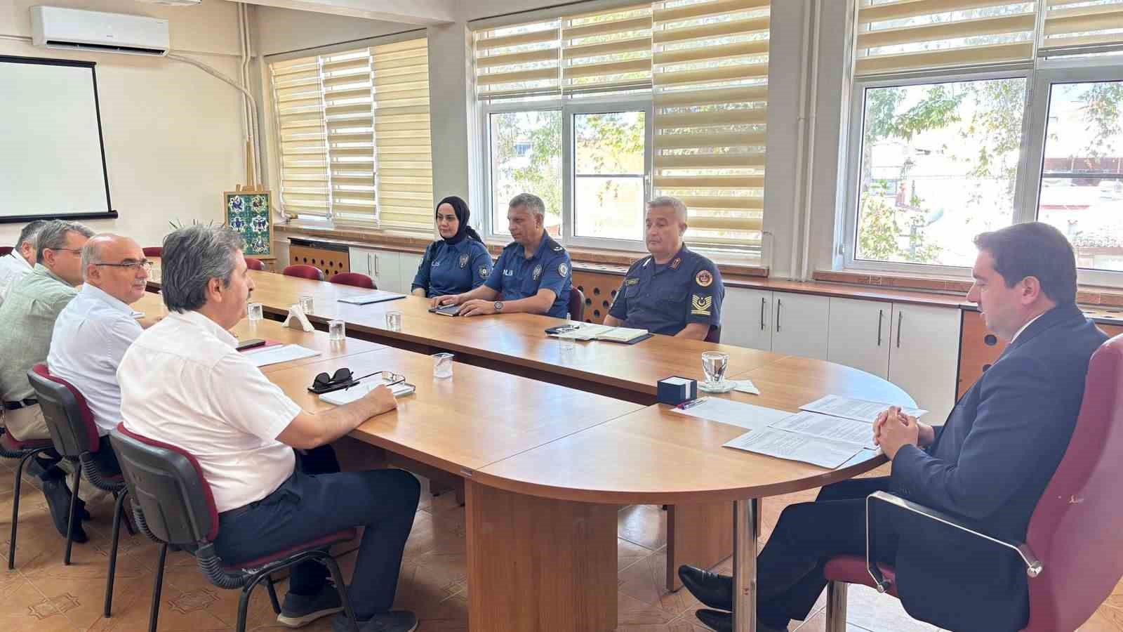 Havran&rsquo;da &ccedil;ocukların eğitim g&uuml;venliği i&ccedil;in toplantı yapıldı
