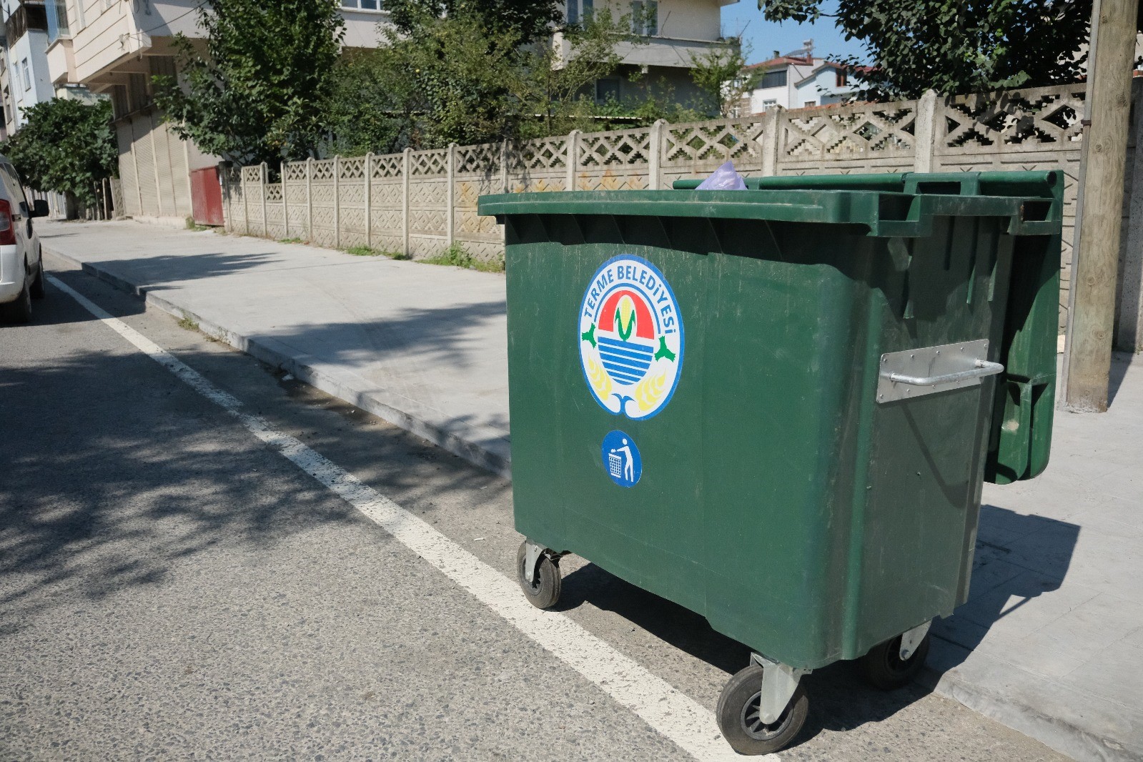 Terme’de çöp konteynerleri yenileniyor