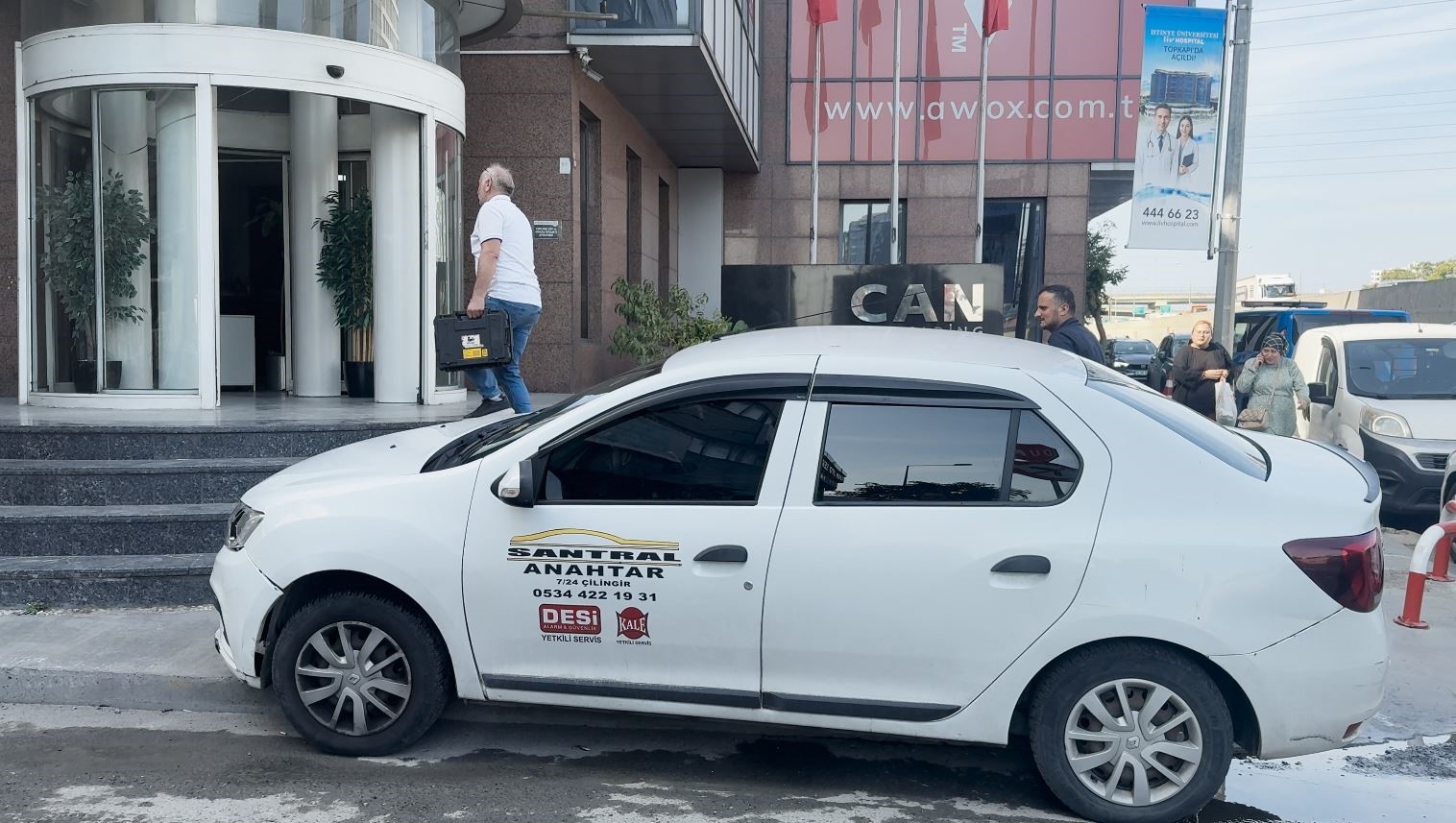 Can Holding binasına &ccedil;ilingir &ccedil;ağırıldı
