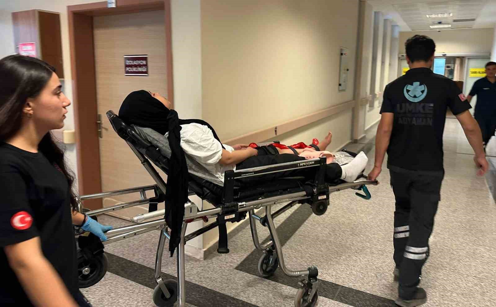 Otomobille motosiklet çarpıştı: 2 yaralı