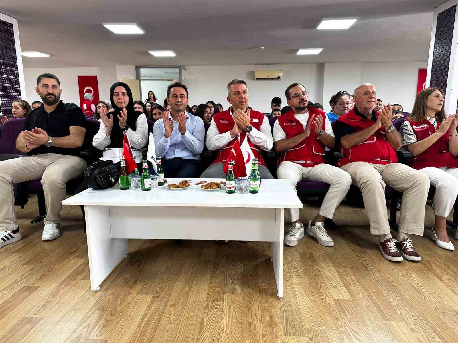 Kızılay’ın şefkat eli çocuklara ulaştı