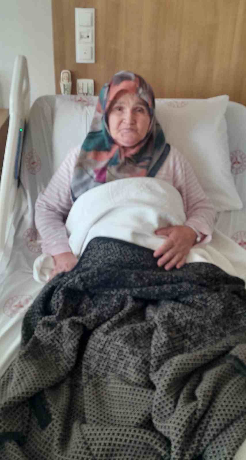 7 yıldır yürüyemeyen hasta, 9 günde sağlığına kavuştu