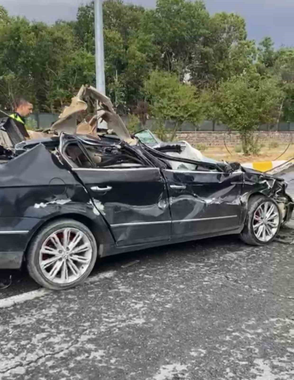 Patnos’ta koyun yüklü tır otomobile çarptı