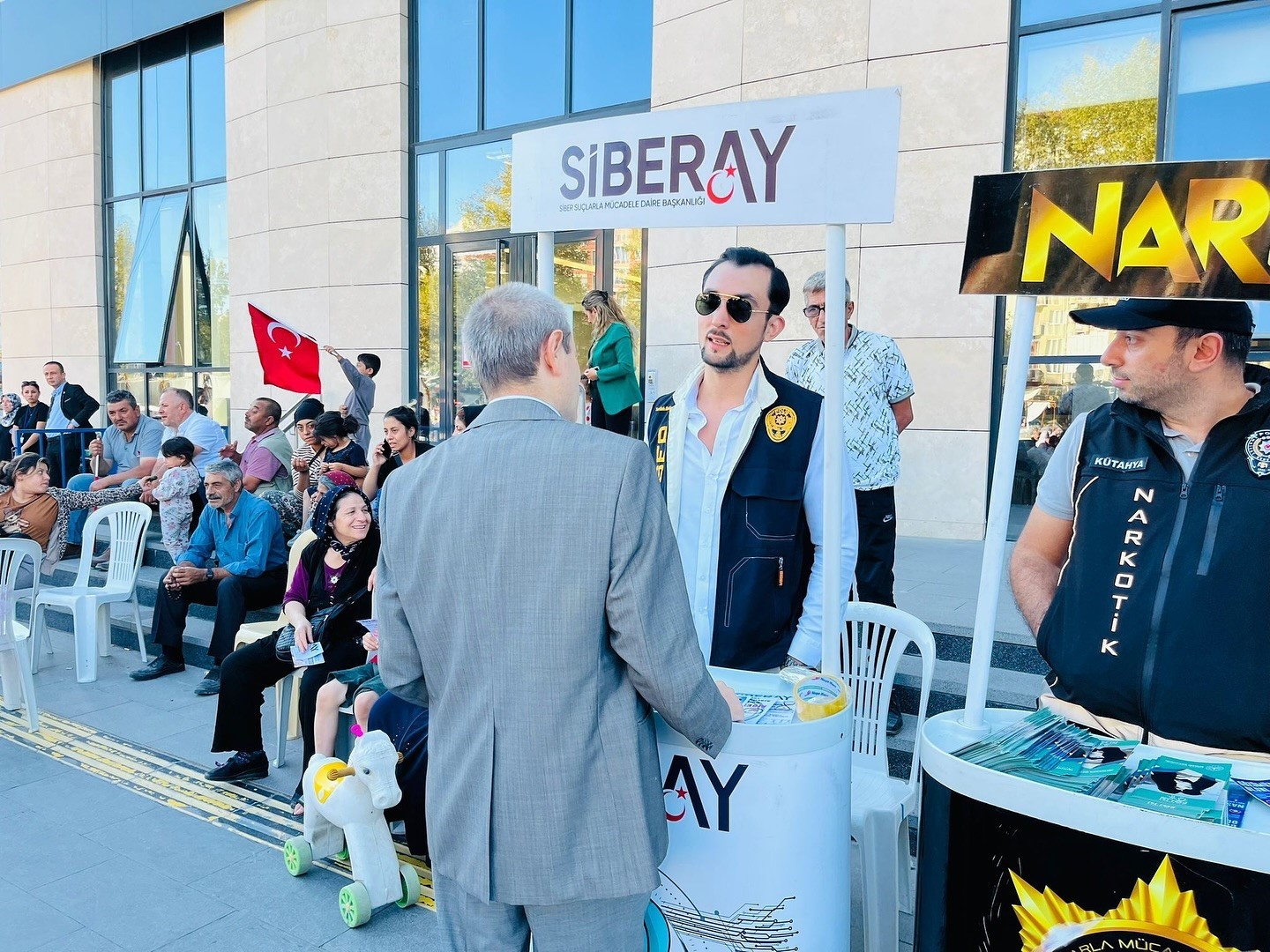 SİBERAY ekipleri bilinçlendirme faaliyetlerini sürdürüyor