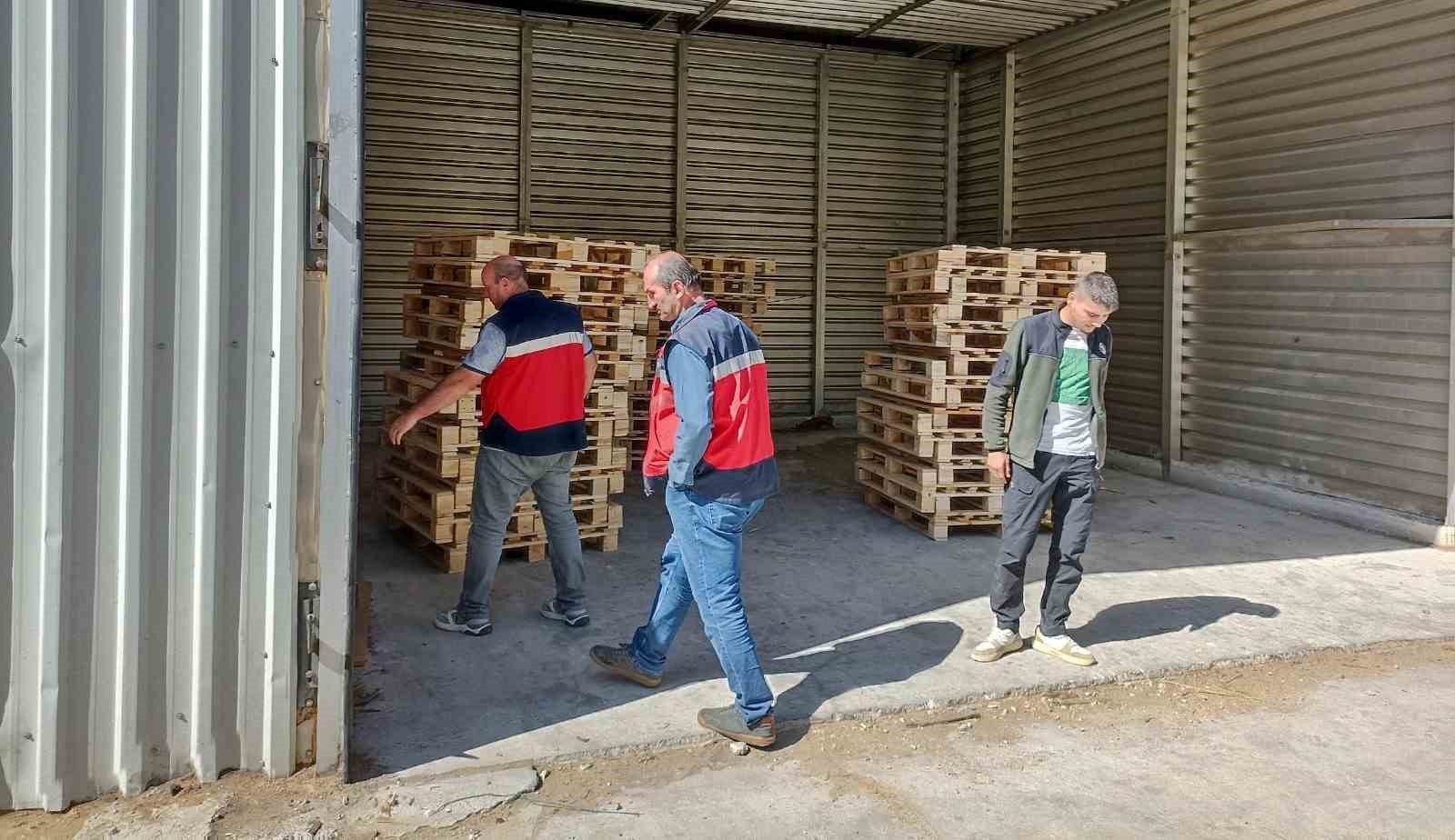 K&uuml;tahya&rsquo;da ahşap palet &uuml;retimi yapan işletmeler denetlendi
