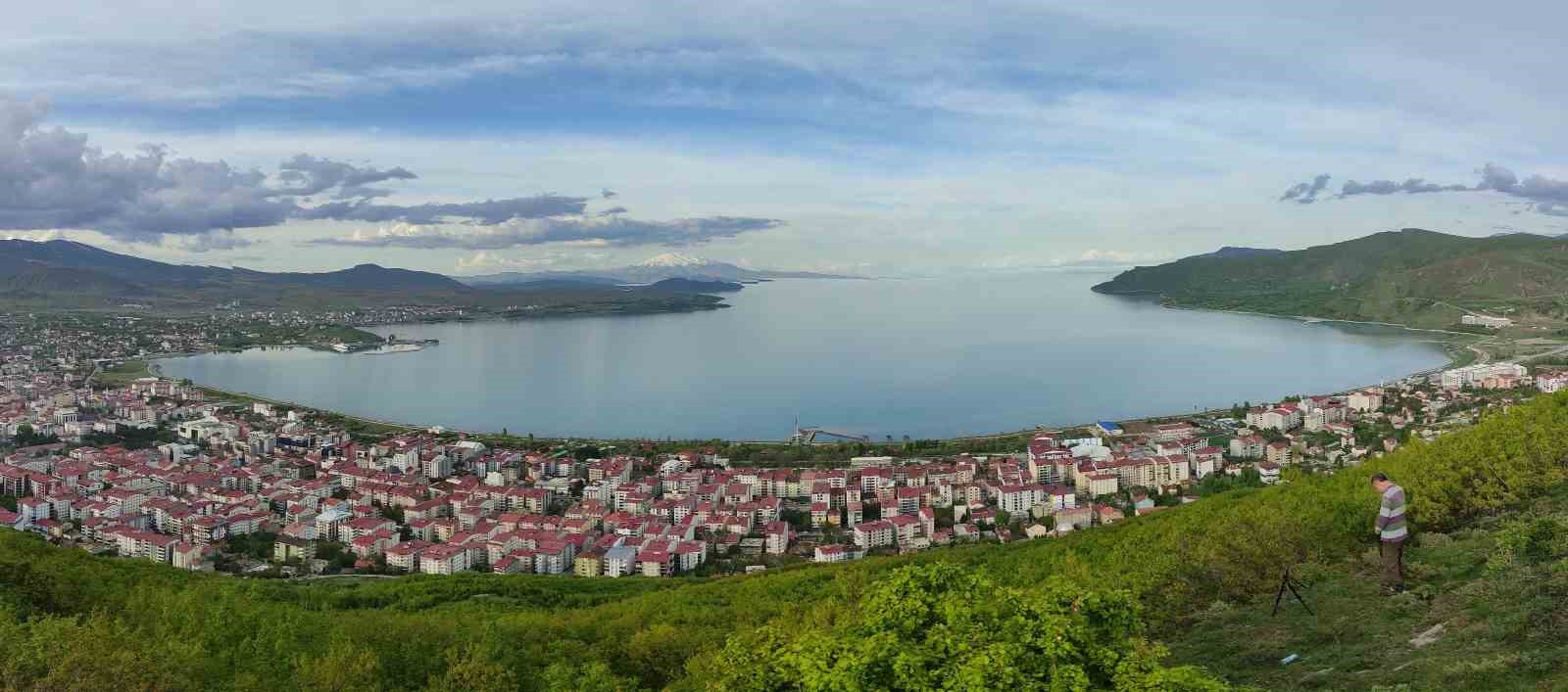 Van Gölü’nde çekilme ve kirlilik alarmı: "Önlem alınmazsa ekosistem tehdit altında"