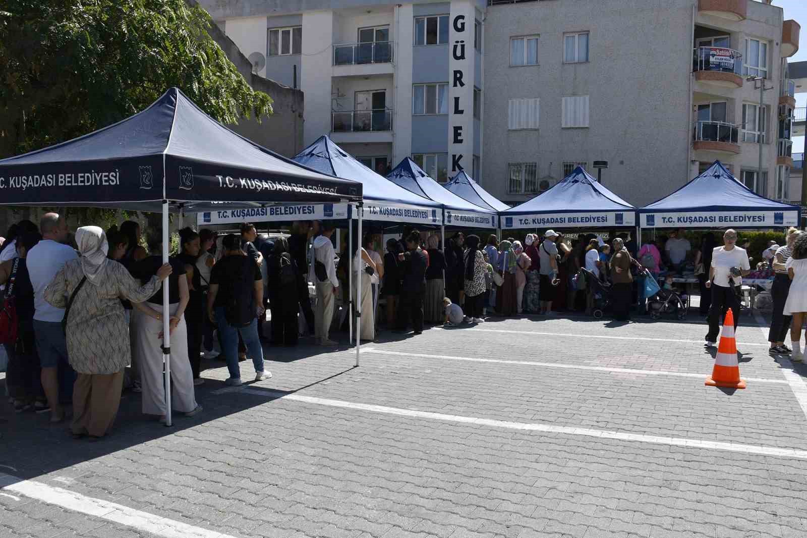 Kuşadası Belediyesi yeni eğitim yılında yine öğrencilerin yanında