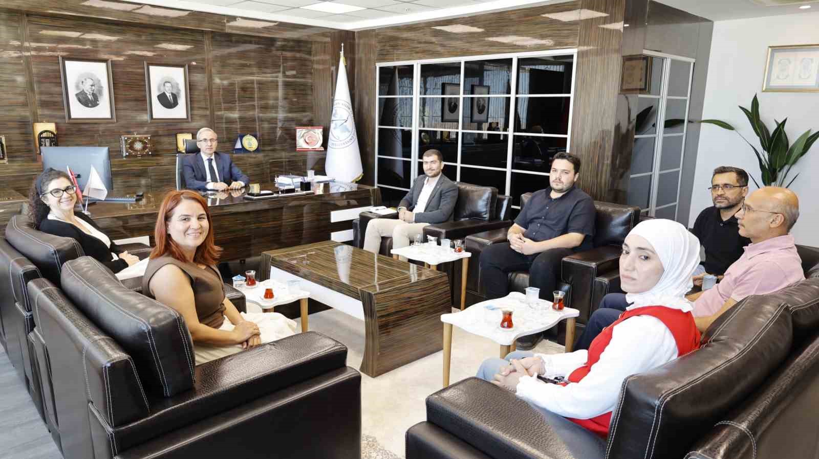 ABD&rsquo;nin &ouml;nc&uuml; &uuml;niversitelerinden SNHU, GİBT&Uuml;&rsquo;y&uuml; ziyaret etti
