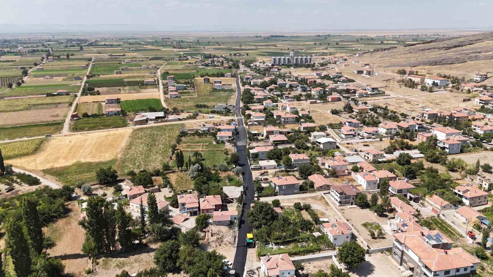 Büyükşehir’den Develi ilçesi Gazi Mahallesi’nde 8 milyon TL’lik sıcak asfalt yatırımı