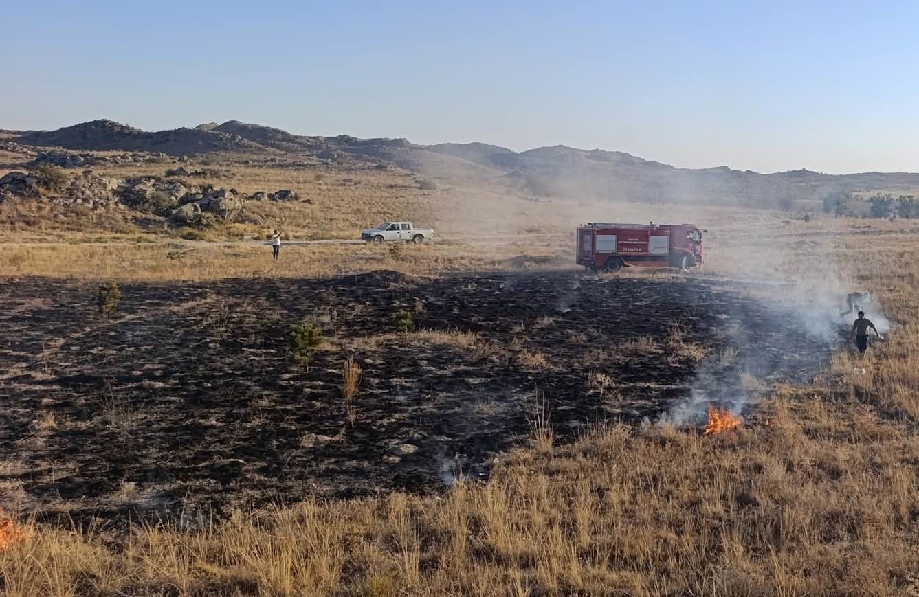 Karapınar&rsquo;da boş arsada yangın paniği
