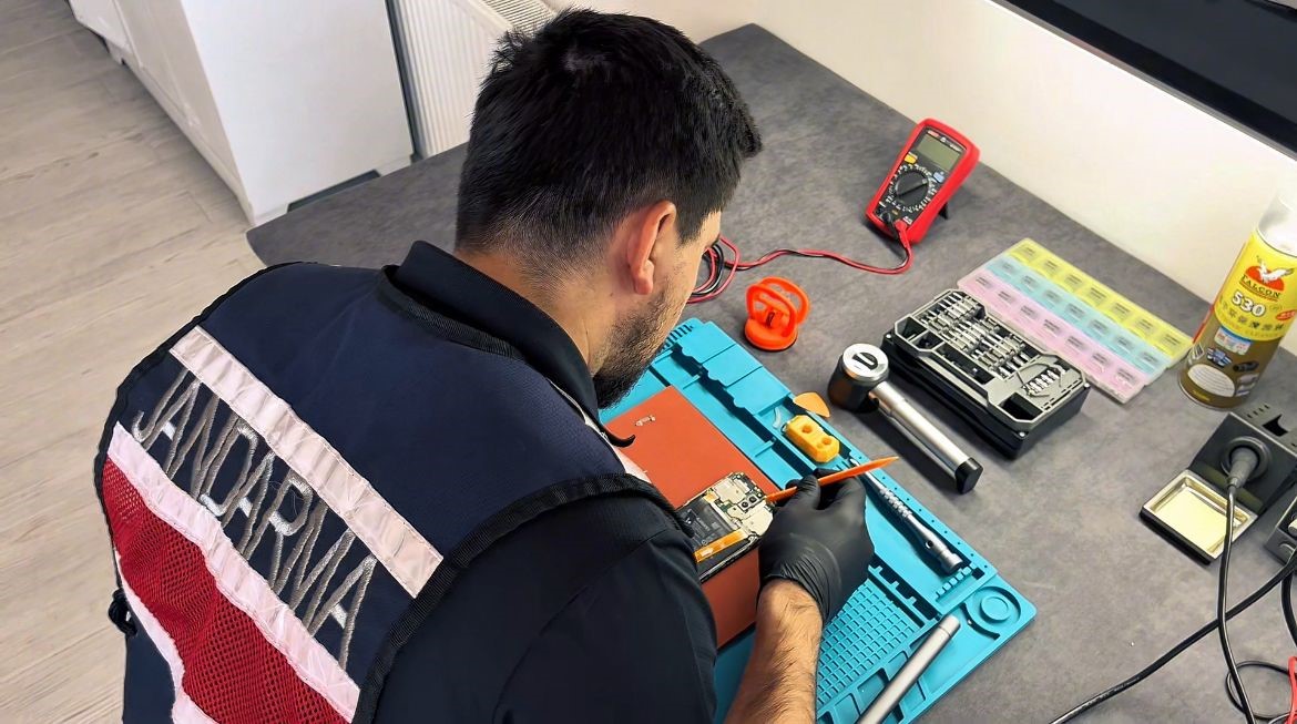 Batman&rsquo;da yasa dışı bahis operasyonu: 3 g&ouml;zaltı
