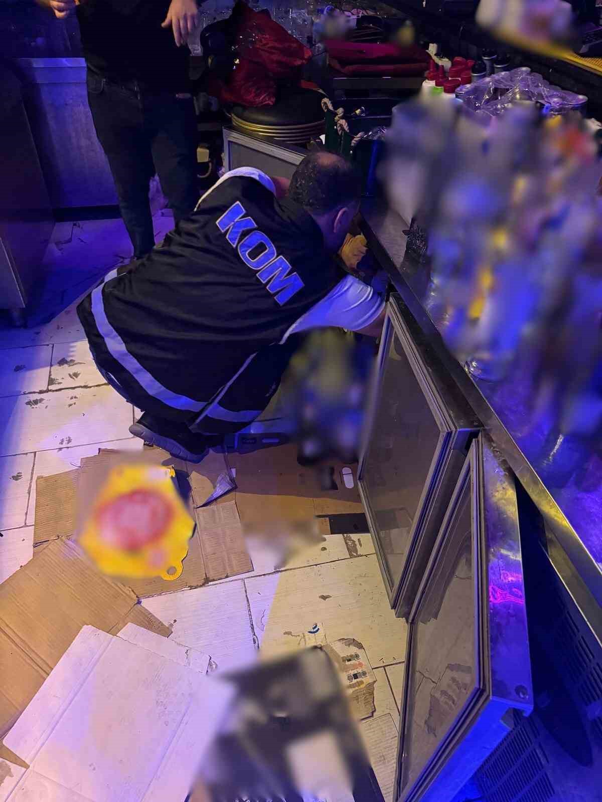 Alanya’da eş zamanlı denetimlerde 887 kişi sorgulandı, 11 iş yerine işlem yapıldı