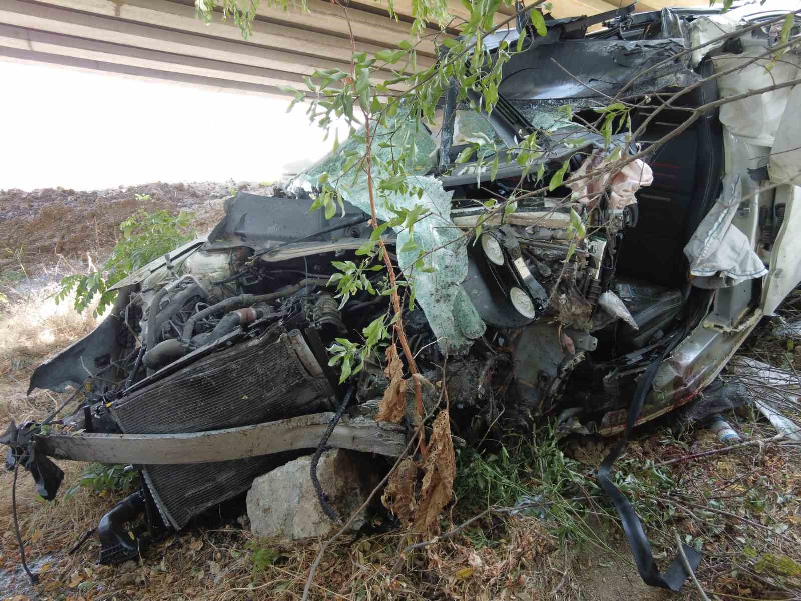 Kahreden kaza: Torununun doğum g&uuml;n&uuml;ne giden dede feci kazada &ouml;ld&uuml;

