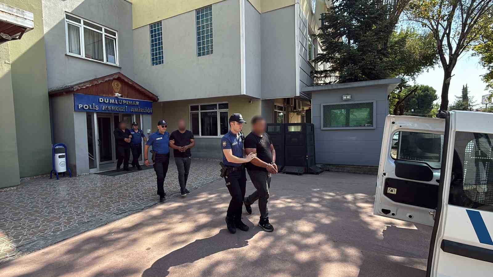 Sakarya’da 2 çocuğun yaralandığı, 4 evin yakıldığı husumetlilerin kavgasında 5 şüpheli adliyede