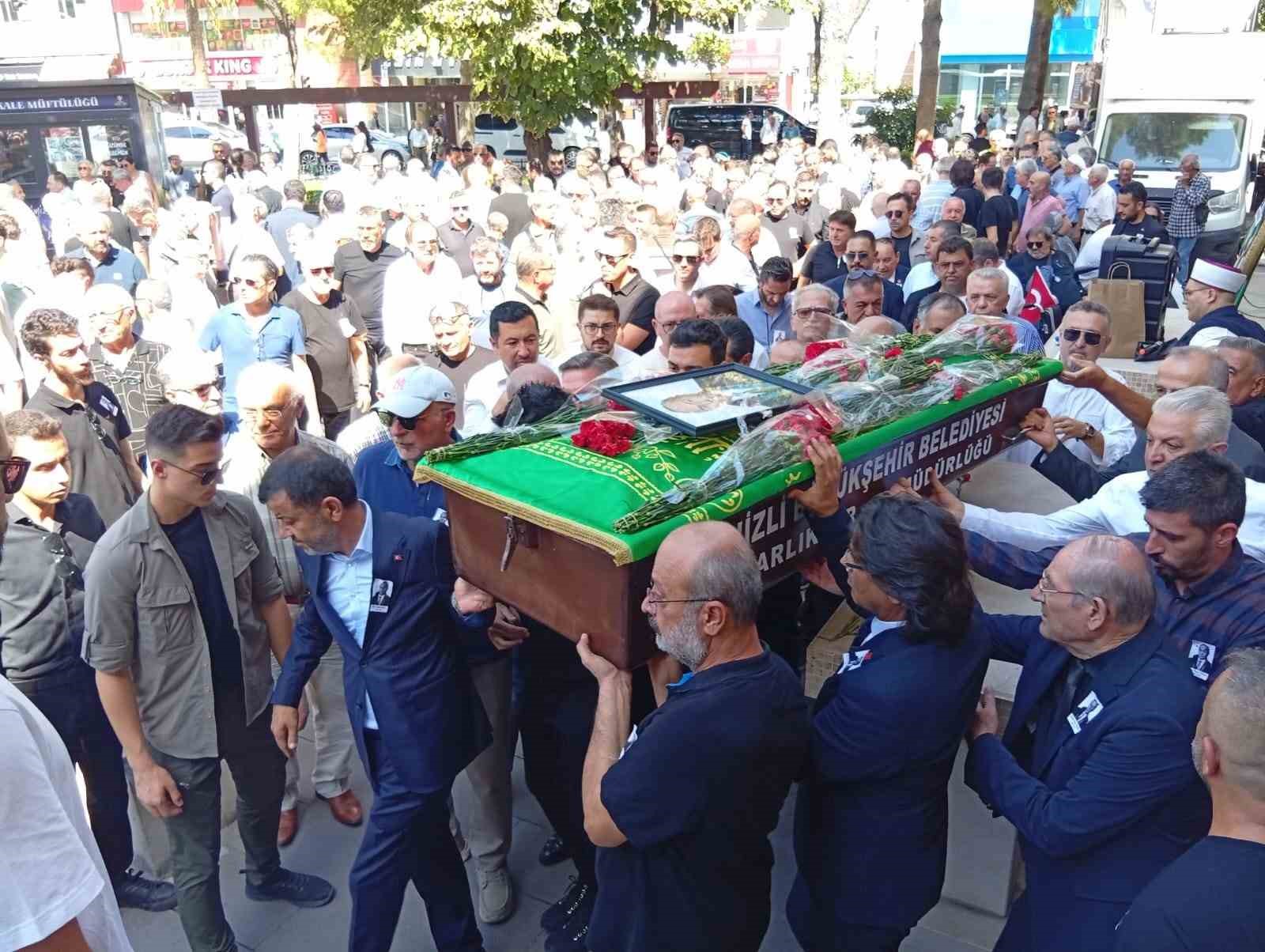 Denizli siyasetinin önemli ismi Yağcı son yolculuğuna uğurlandı