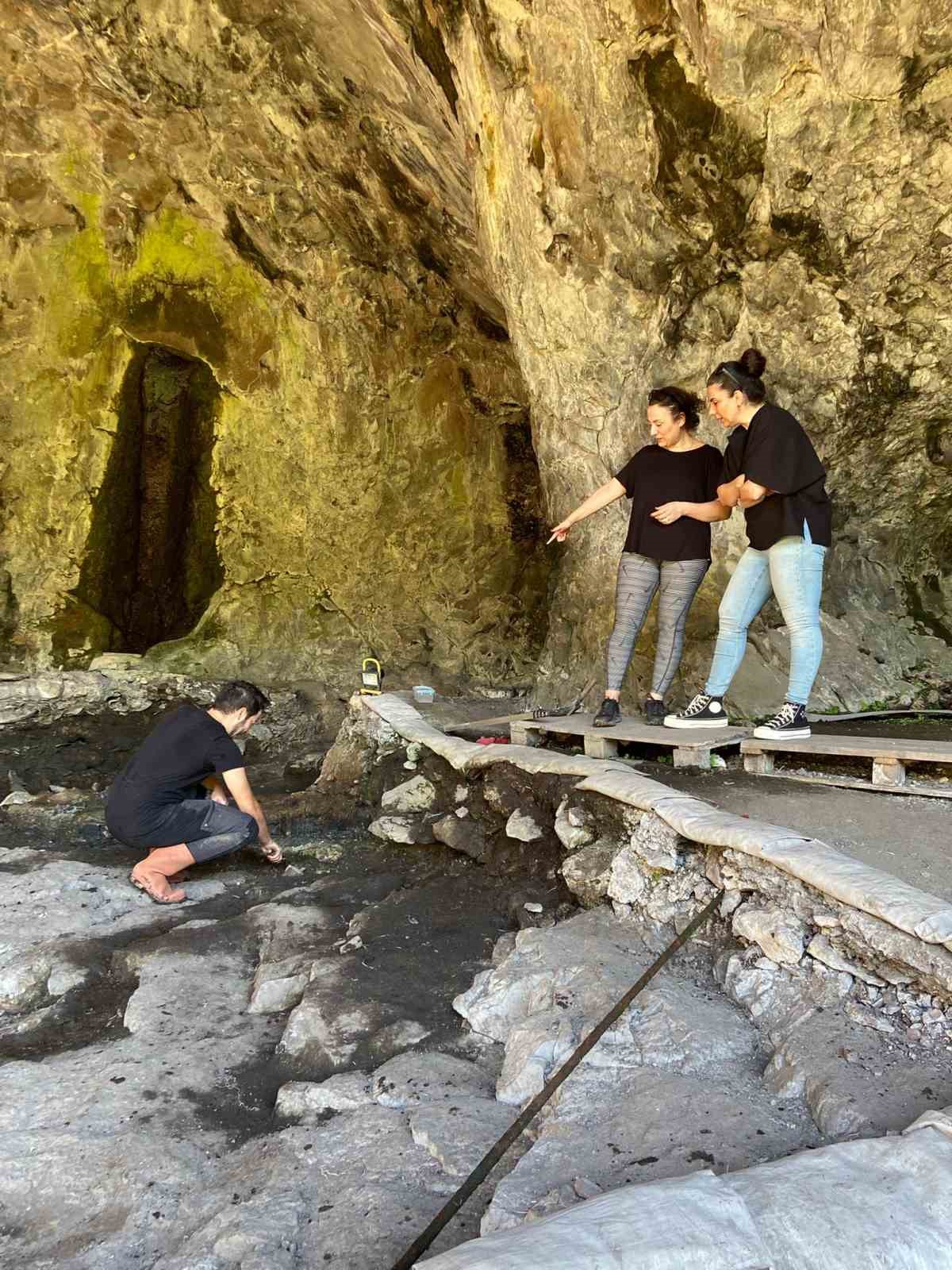 İn&ouml;n&uuml; Mağarası&rsquo;ndaki 5 bin yıllık sır: Hastalıkları k&ouml;m&uuml;rle tedavi etmişler
