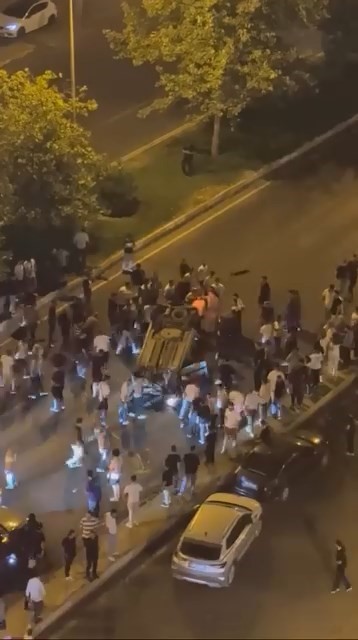 Diyarbakır’da araçların çarpıştığı kazada otomobil ters döndü: 3 yaralı