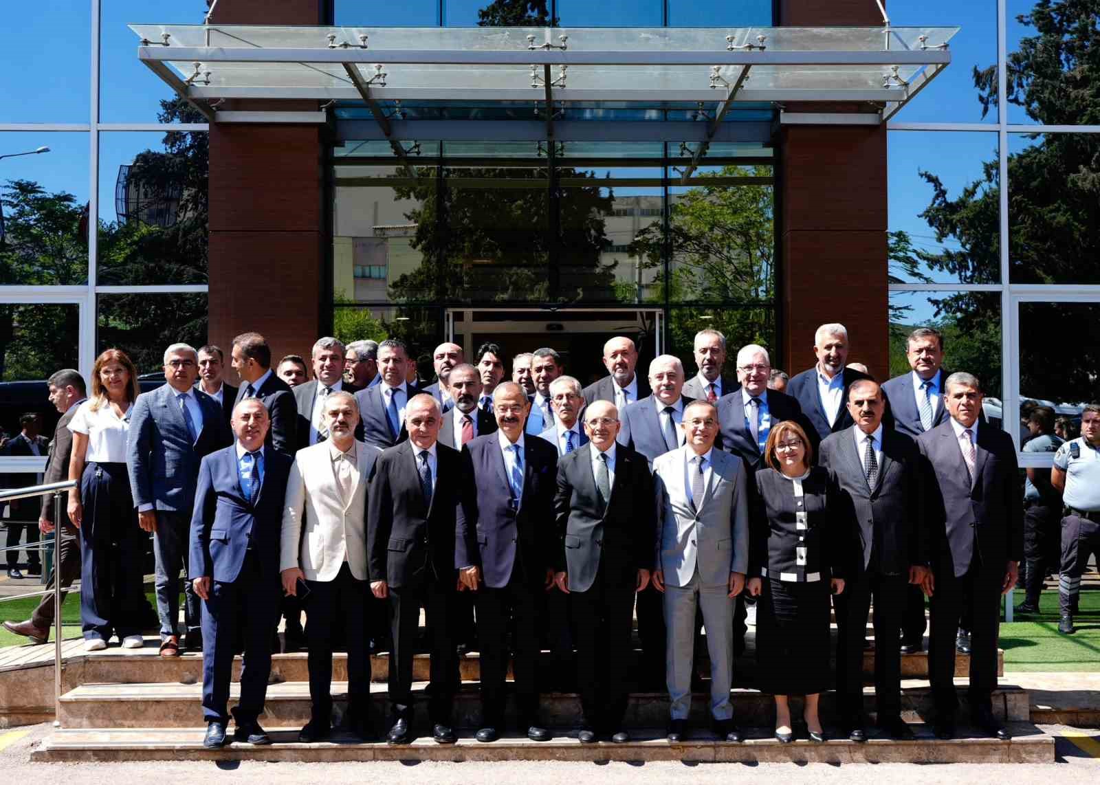 Bakan Şimşek, Gaziantep’te ekonomi değerlendirme toplantılarına katıldı