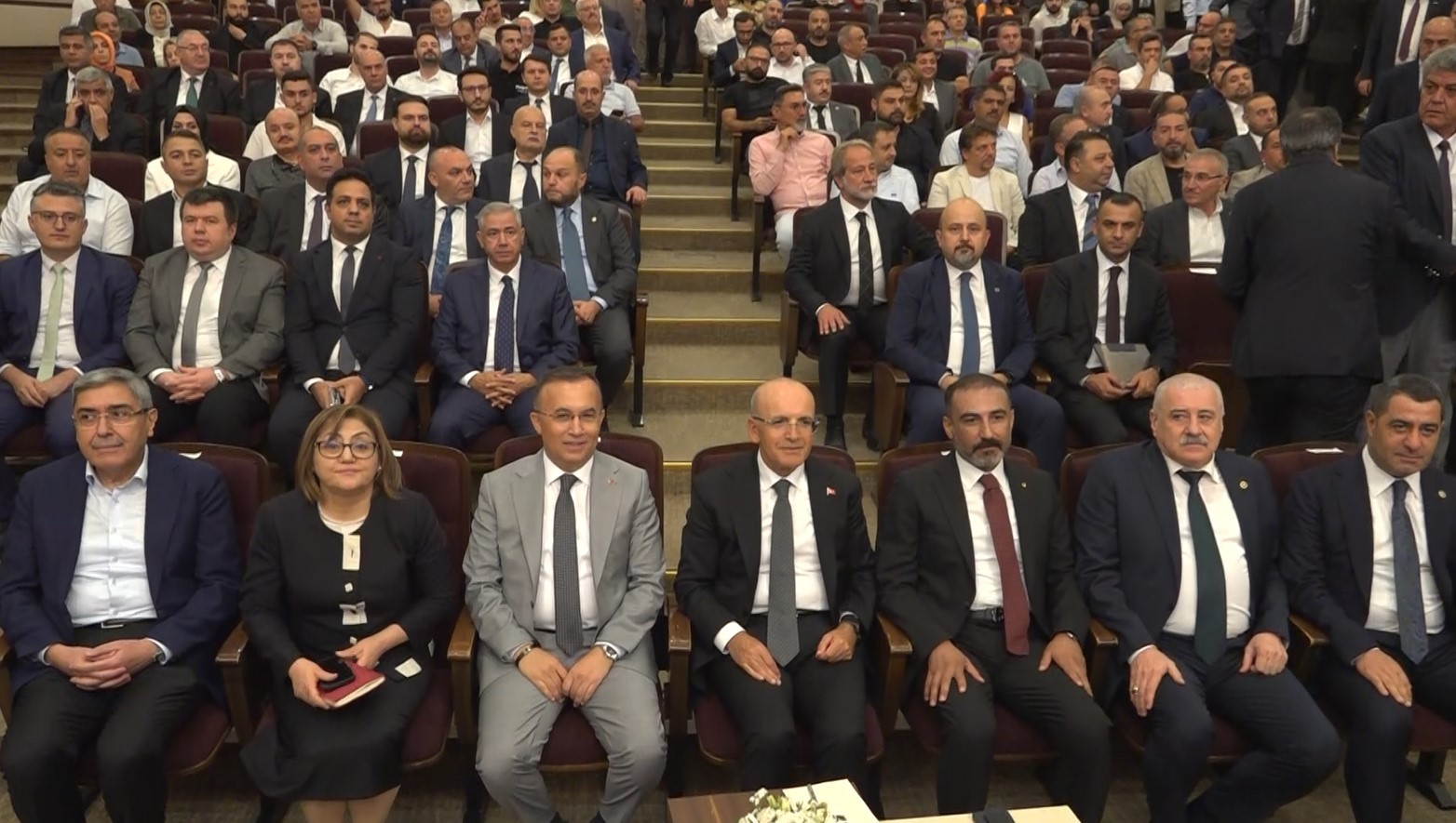 Bakan Şimşek, Gaziantep&rsquo;te ekonomi değerlendirme toplantılarına katıldı

