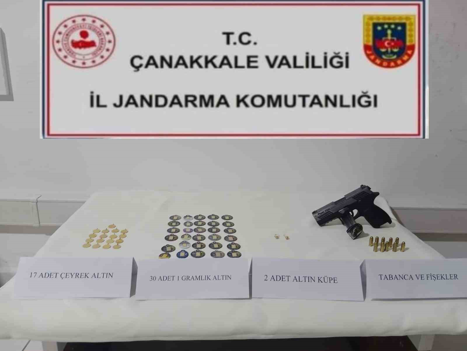 Jandarma çalınan altınları teslim etti