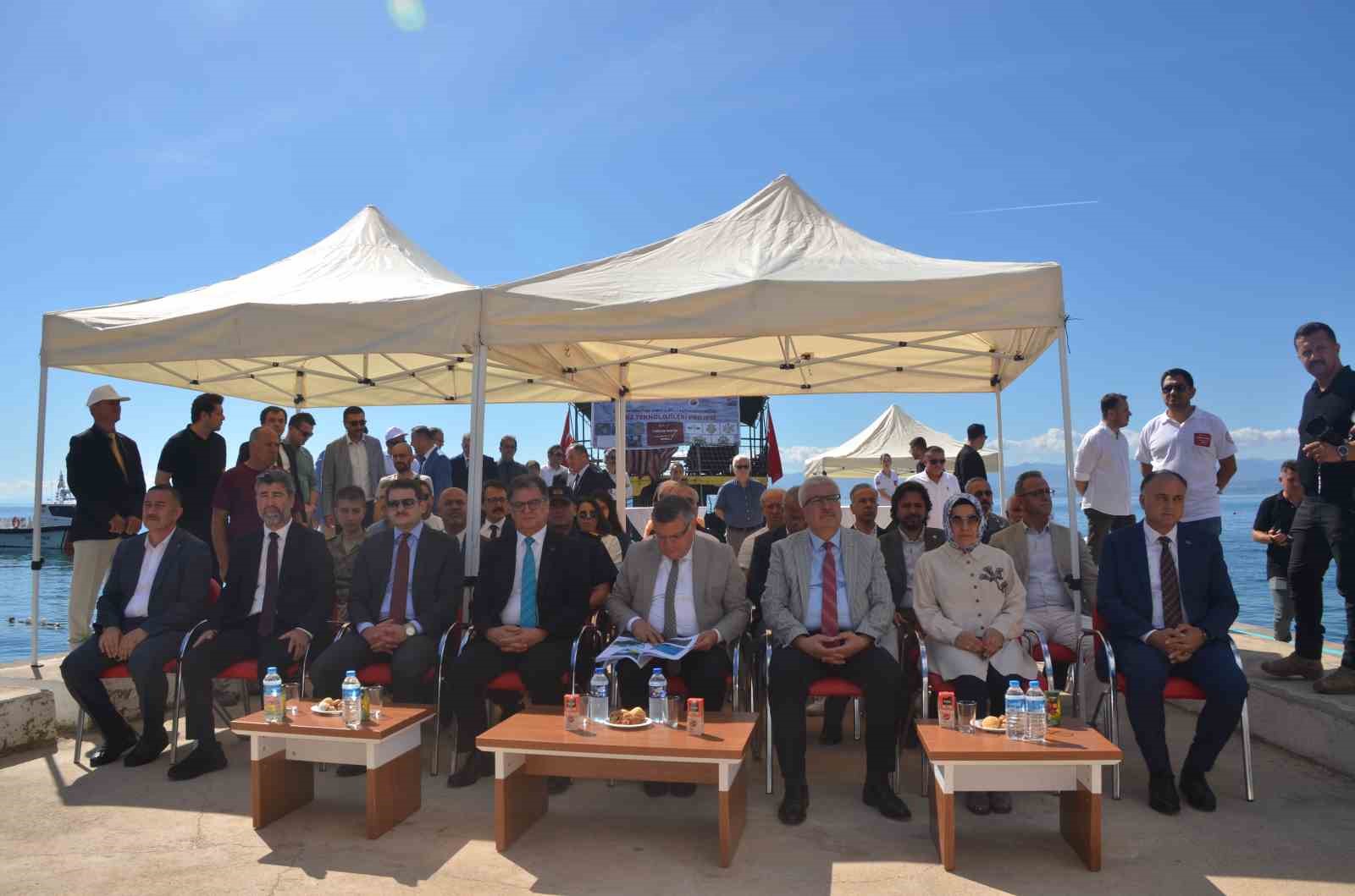 Sinop&rsquo;ta yapay zeka destekli "insansız deniz aracı" ilk kez suya indirildi
