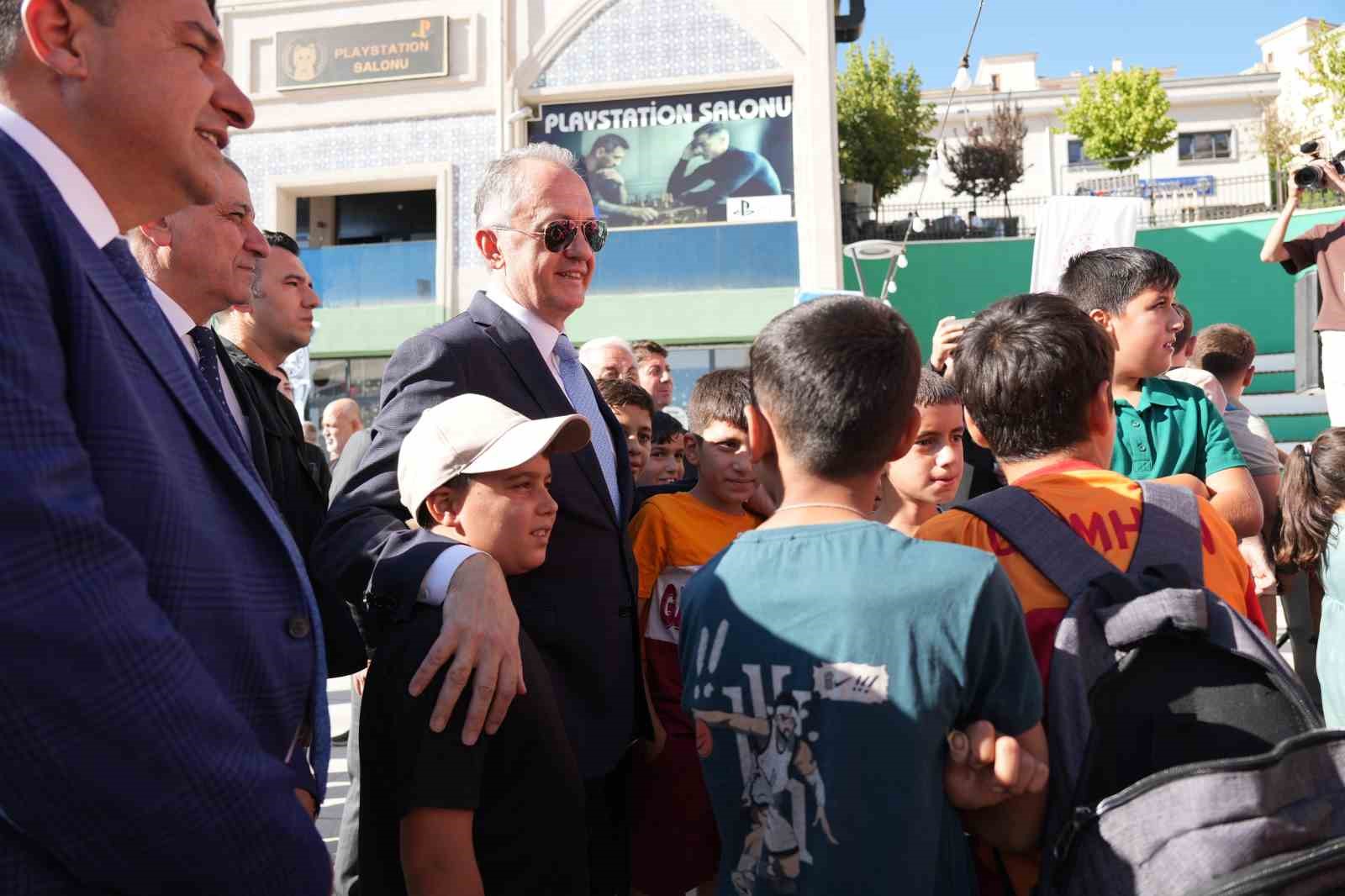 Şırnak&rsquo;ta &lsquo;Bir Anadolu Şenliği&rsquo; coşkusu
