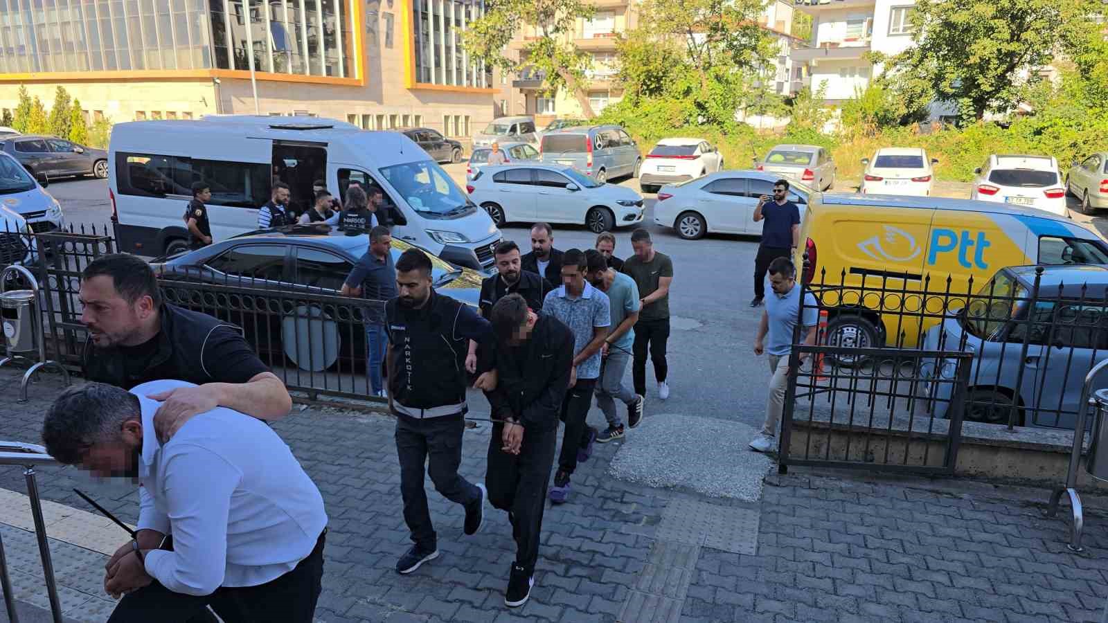 Karadeniz Ereğli&rsquo;de uyuşturucu operasyonunda 8 tutuklama
