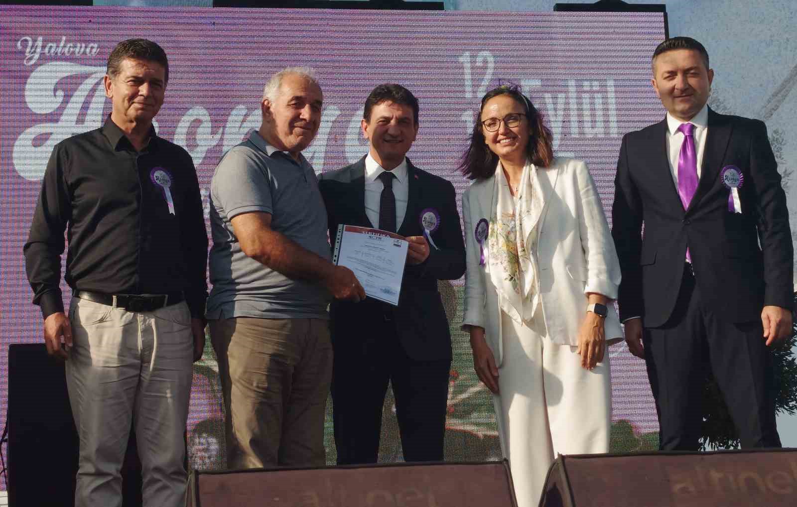 "Yalova Aronya Festivali" renkli görüntülerle başladı