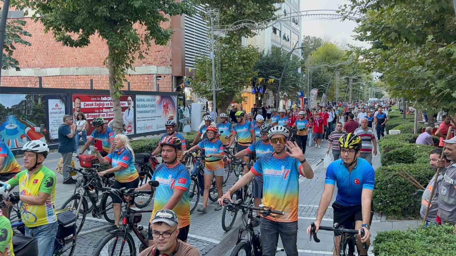 Lüleburgaz’da bisiklet festivali kortej ile başladı