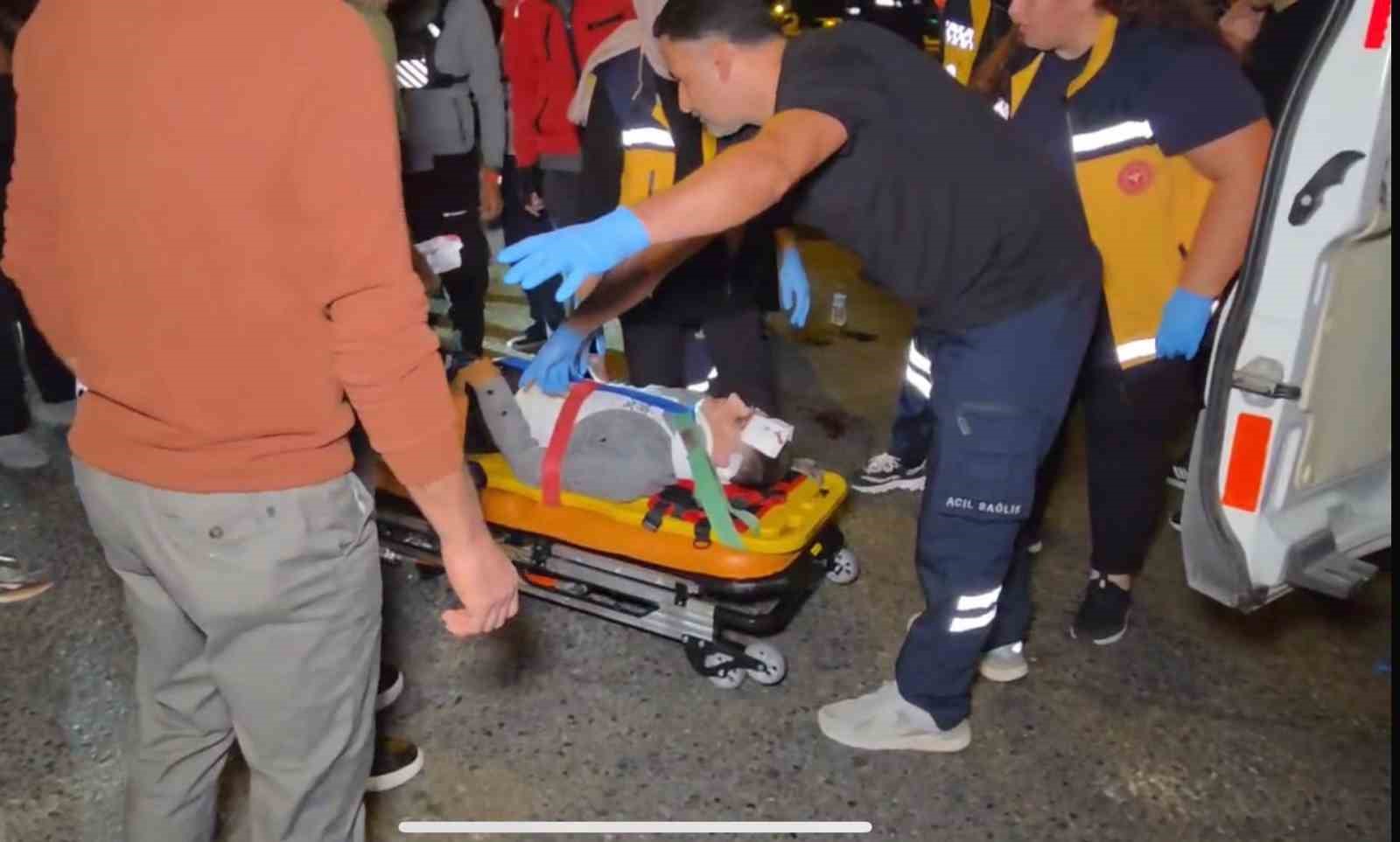 Hafif ticari araç yayaya çarptı