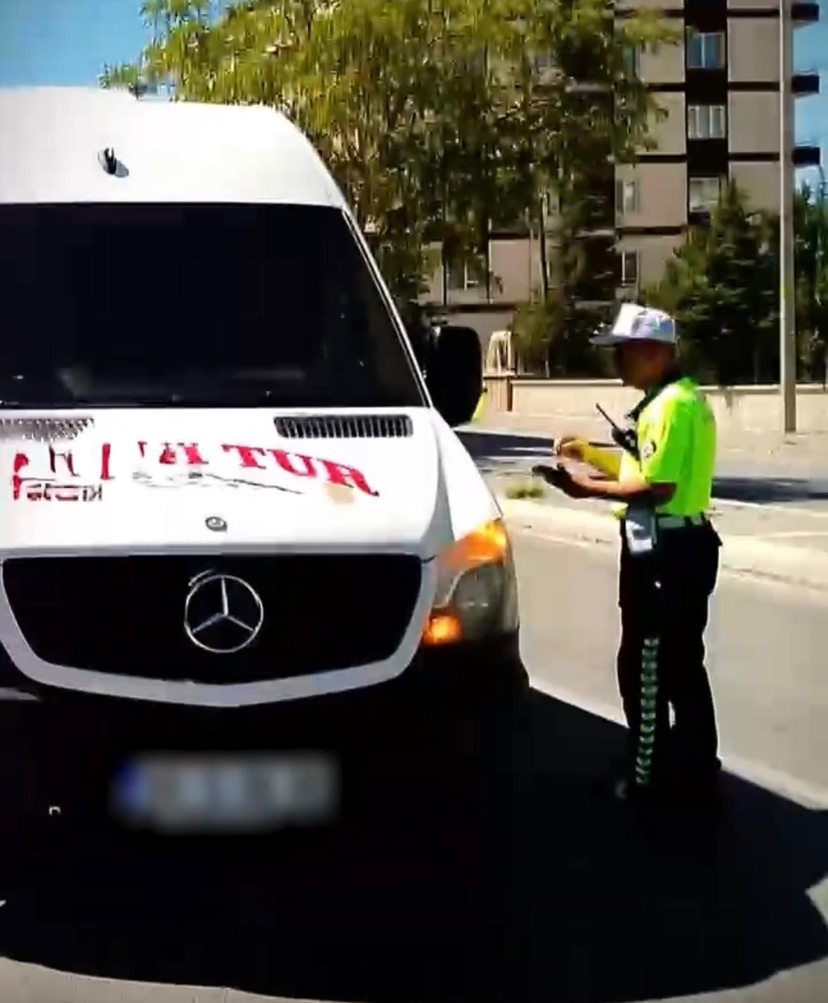 Polis ekiplerinden okul servislerine denetim: 826 servis kontrol edildi