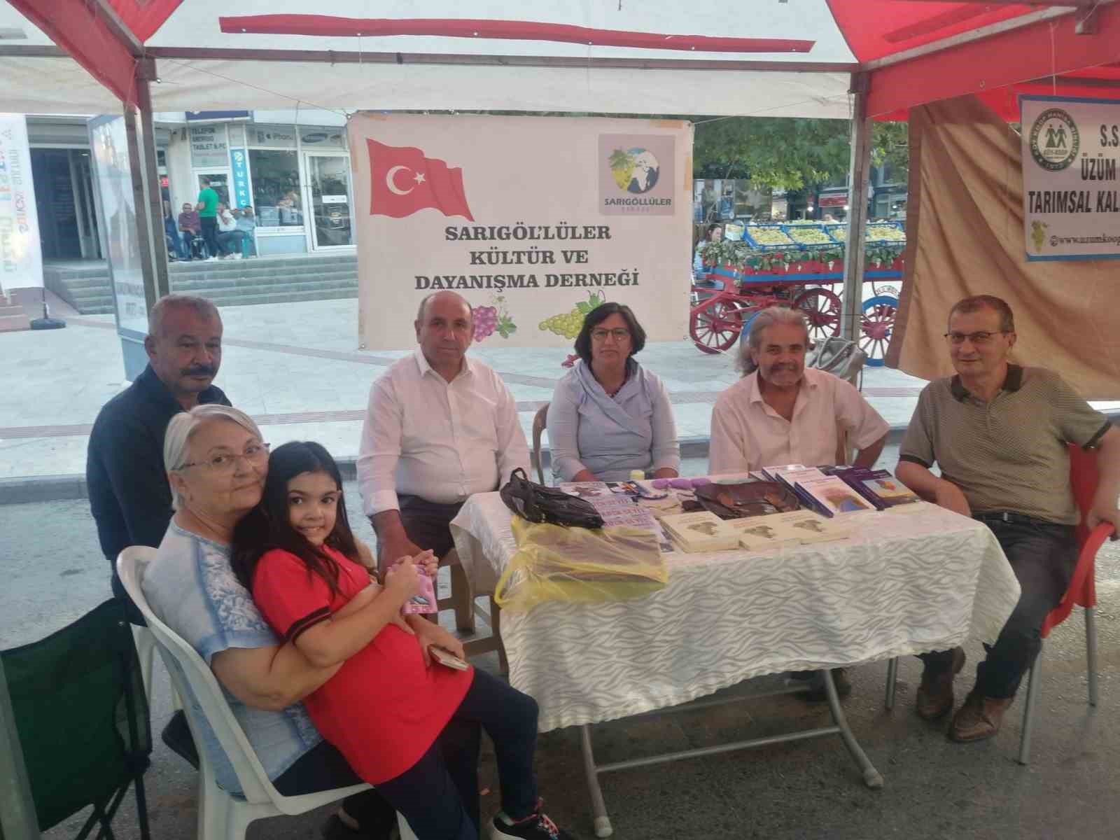 Dernek standıyla kitap ve k&uuml;lt&uuml;r bir araya geldi
