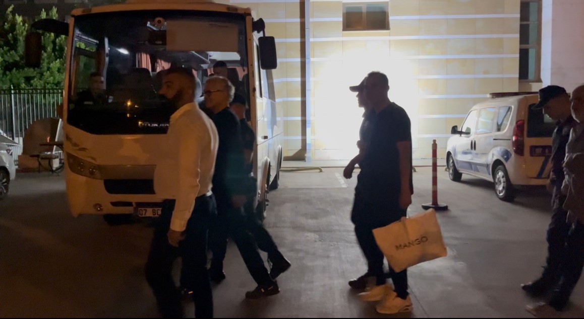 Antalya’daki rüşvet soruşturmasında 5 tutuklama, 9 adli kontrol kararı