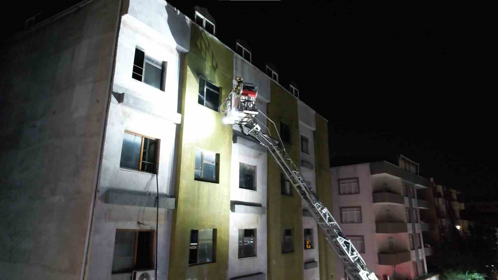 Tekstil atölyesinde yangın paniği