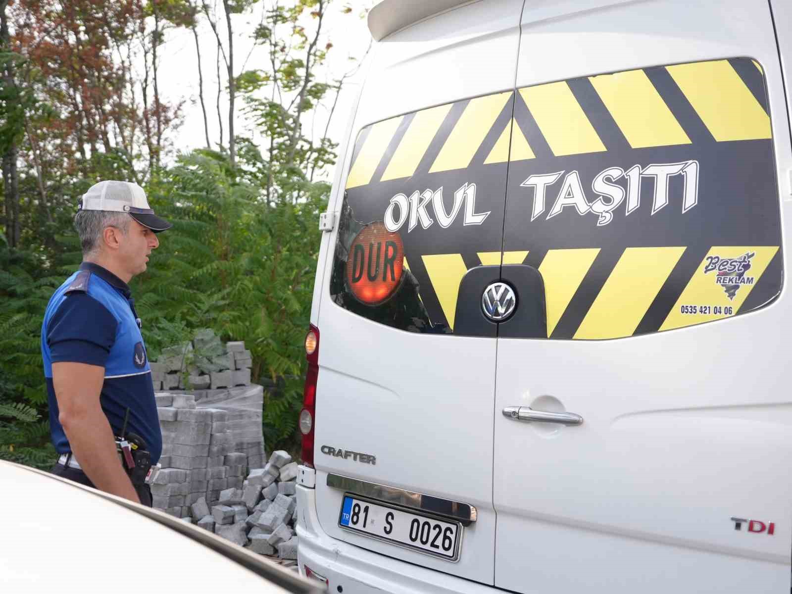 &Ouml;ğrencilerin g&uuml;venli seyahat etmesi i&ccedil;in zabıta ve polis teyakkuza ge&ccedil;ti
