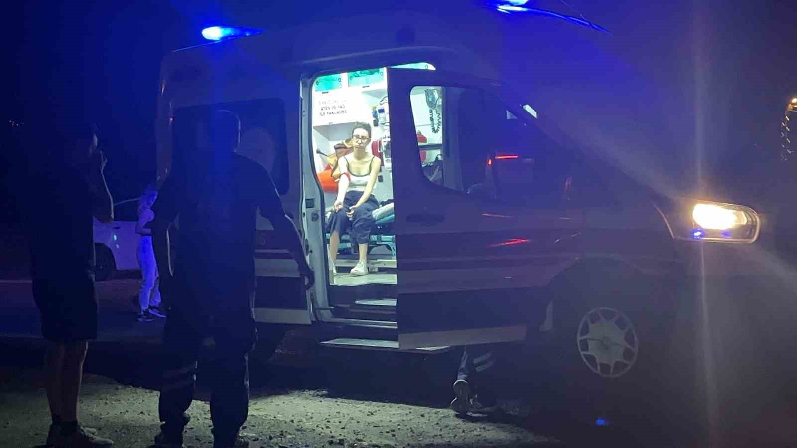Hızlı tren telaşı kazayla bitti, araç kanala düştü: 2 yaralı
