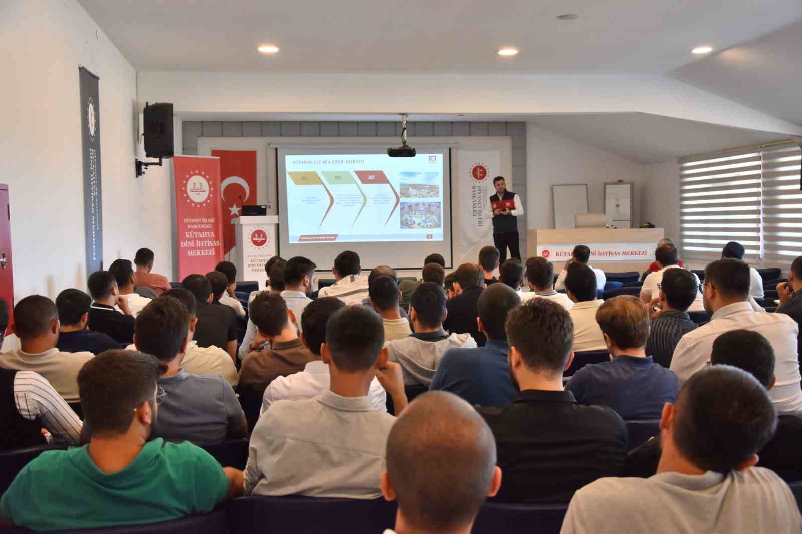 Din görevlisi adaylarına ilk yardım semineri