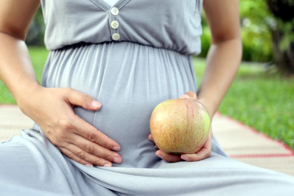 Anne ve anne adaylarına tütün uyarısı: Sigara içiyorsan bebeğin de içiyor
