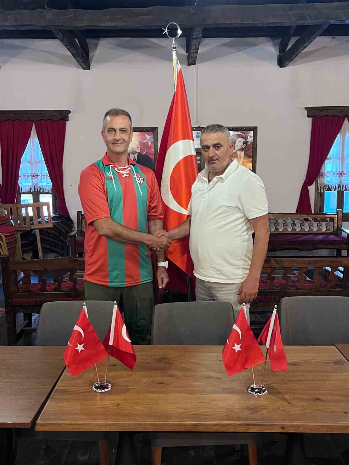 Tecrübeli teknik adam Osmanelispor ile anlaştı
