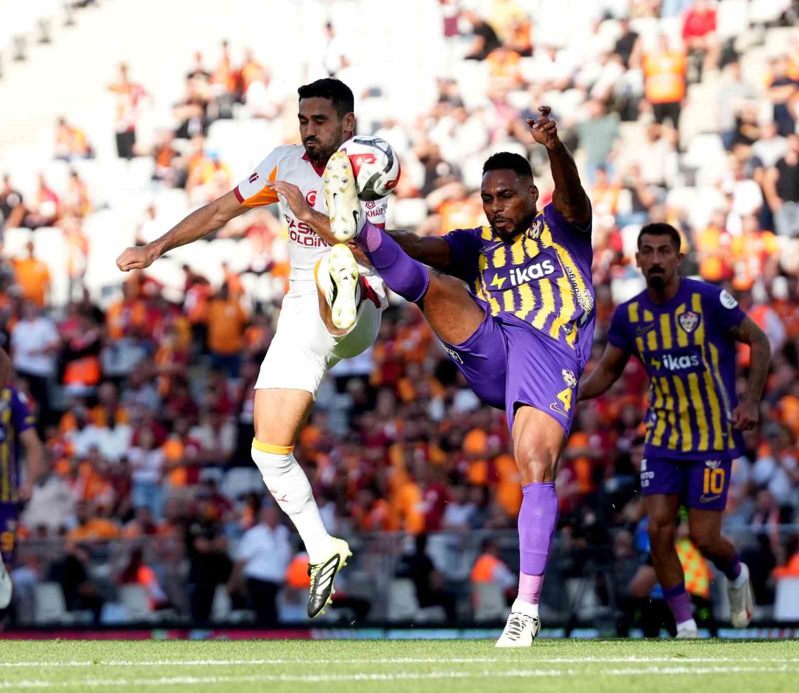 Trendyol Süper Lig: Eyüpspor: 0 - Galatasaray: 0 (İlk yarı)