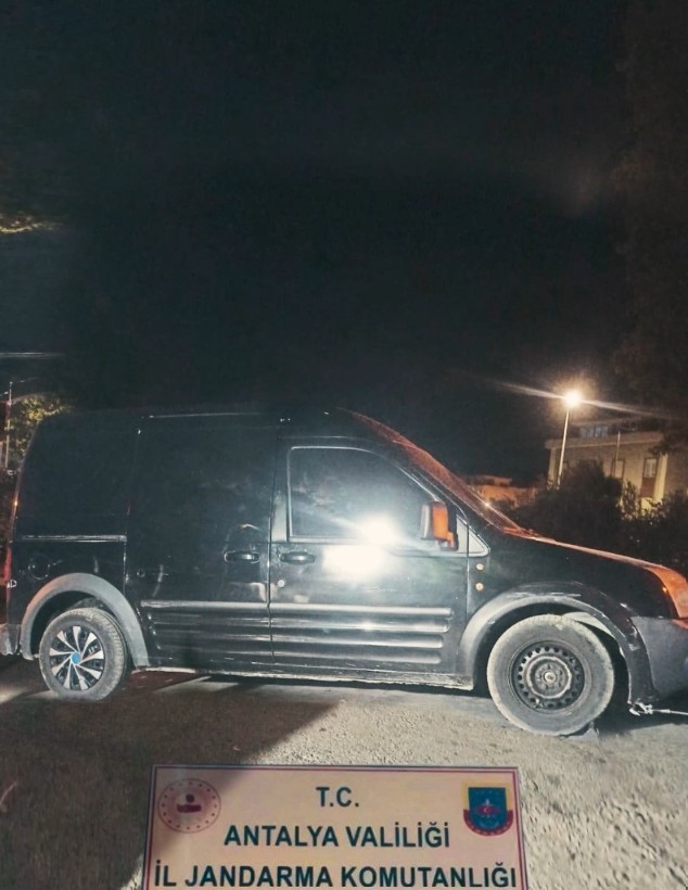 Antalya&rsquo;da 1&rsquo;i turist 3 kişiyi yaralayan motosikletli ş&uuml;pheliler yakalandı
