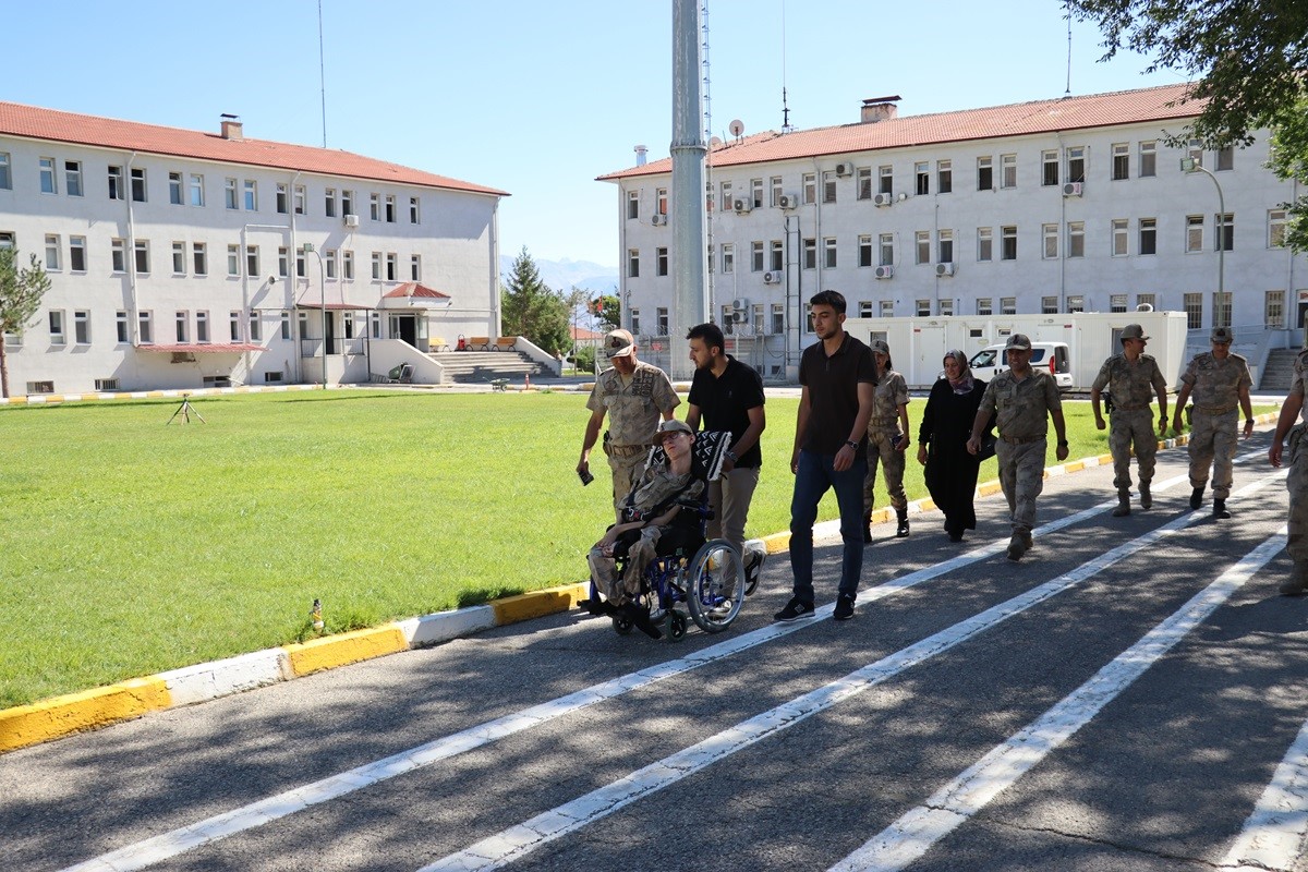 Yeniçeri’nin üniforma hayali gerçek oldu