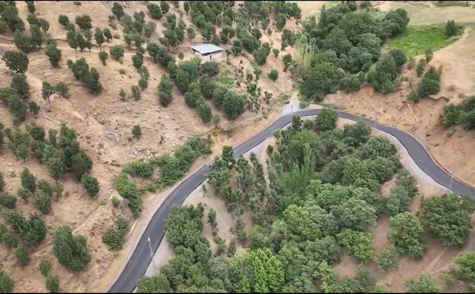 Şemdinli Güleç mezrası yolu asfaltlandı