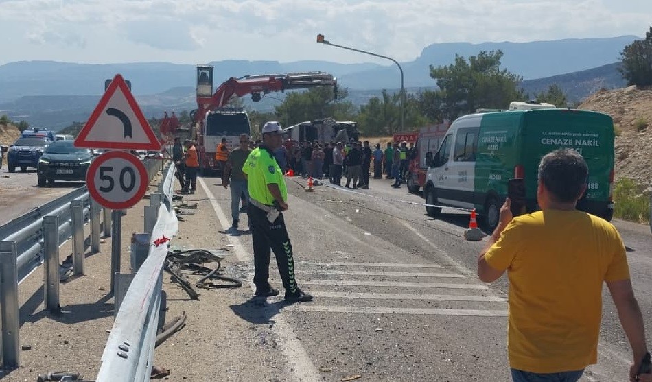 Mersin’deki otobüs kazası: 3 kişi öldü, 7 kişi yaralandı