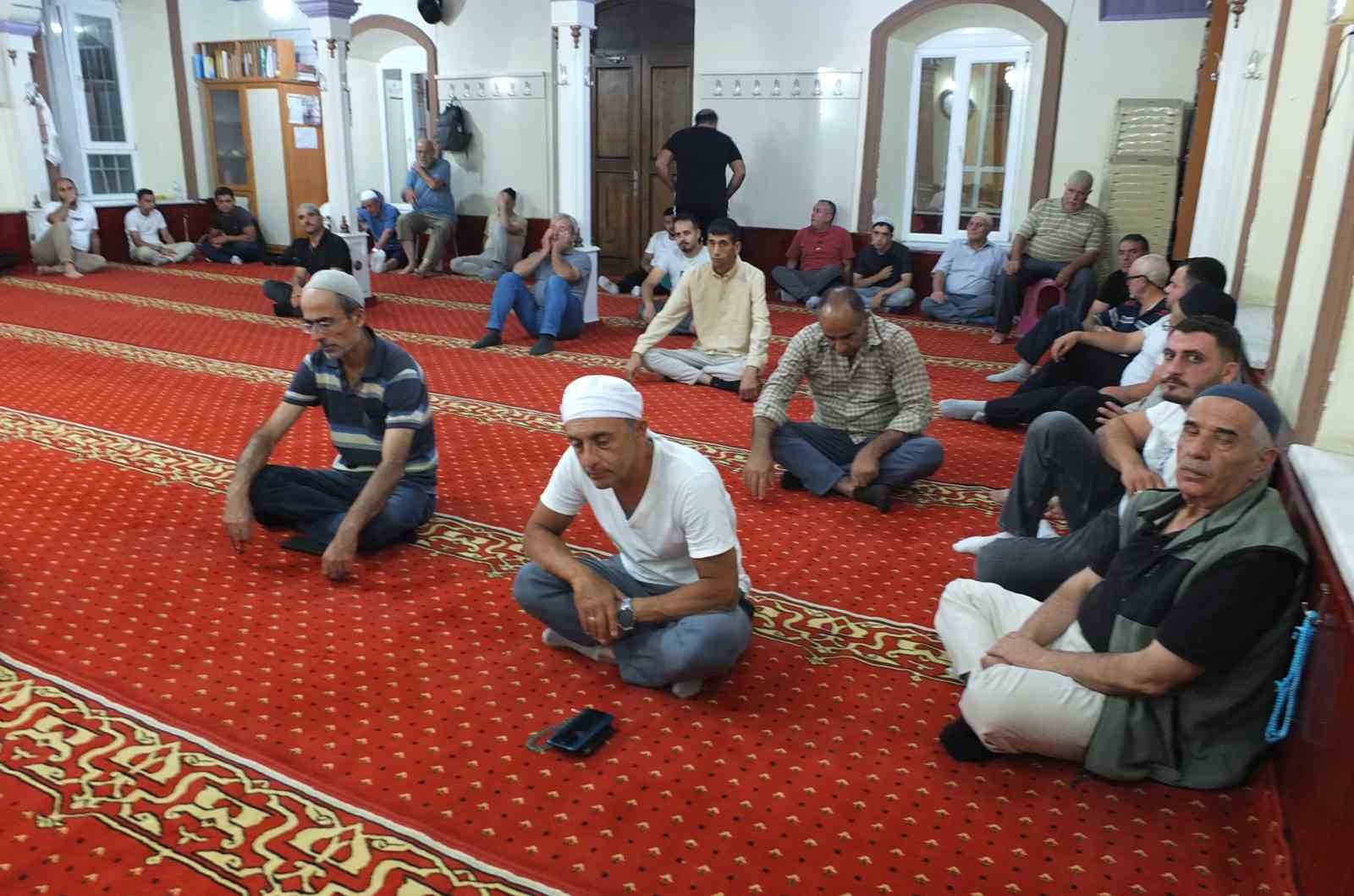 Balıkesirli imamın vaazları 3 il&ccedil;eden vatandaşları buluşturuyor
