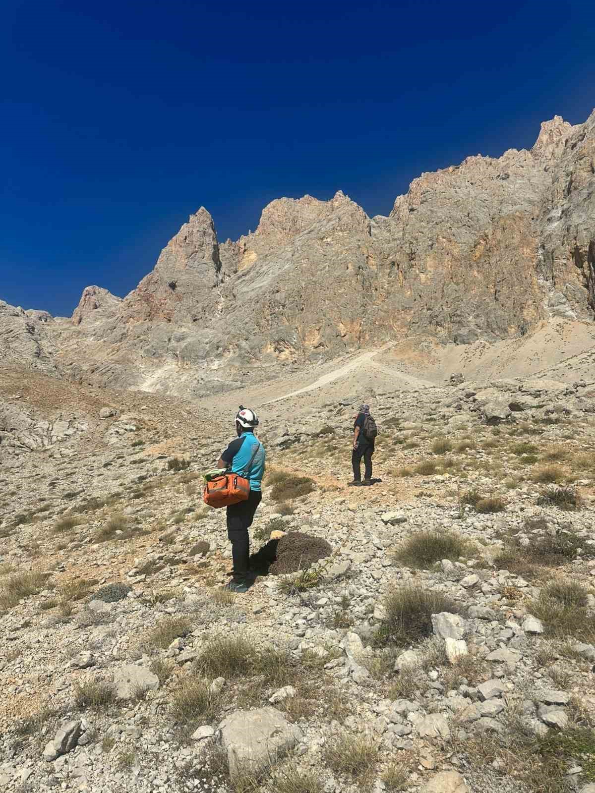 Aladağlarda kayıp olan Fransız turist bulundu
