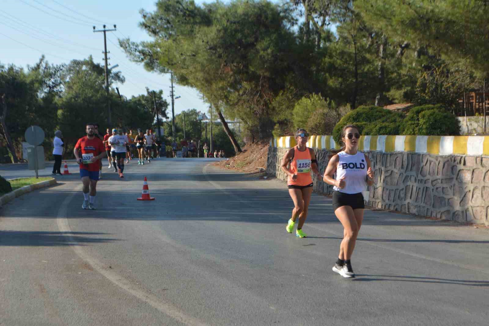 3. Uluslararası Ayvalık Yarı Maratonu tamamlandı
